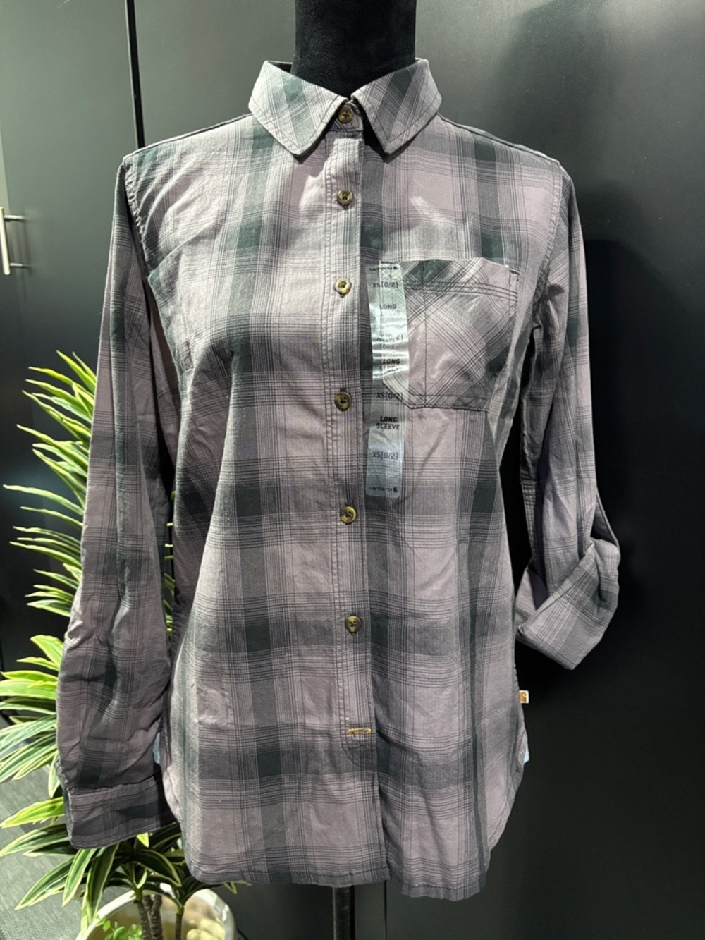 Carhartt plaid 100% cotton, chest pocket, adjustable sleeve, button down